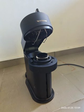 Cafetera Nespresso Vertuo Negra