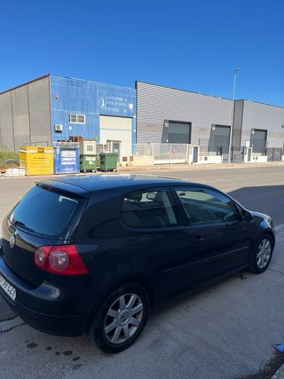 Volkswagen Golf 2004
