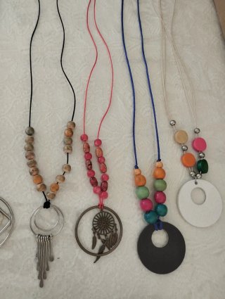 Collares bisutería