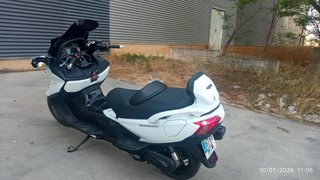 Suzuki Burgman 650 Executive Maxi Scooter