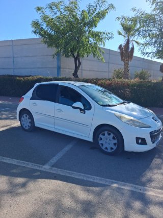 Peugeot 207 2012