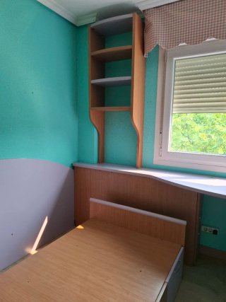 Estantería juvenil madera y lila