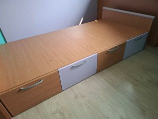 Estantería juvenil madera y lila