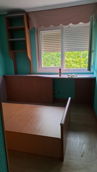 Estantería juvenil madera y lila