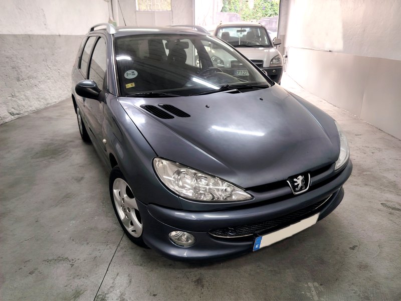 Peugeot 206 1.6 XS Familiar 2005 - foto 1