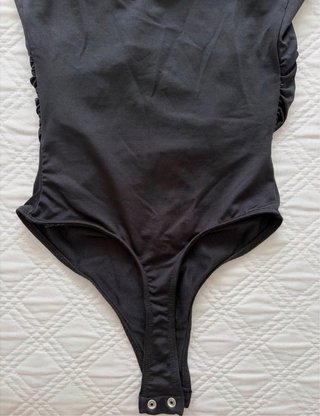 Pack 2 Tops y 1 Body Bershka (Talla S)