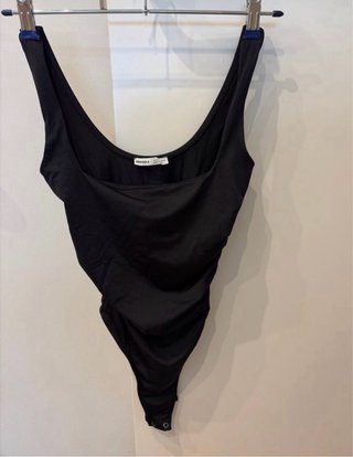 Pack 2 Tops y 1 Body Bershka (Talla S)
