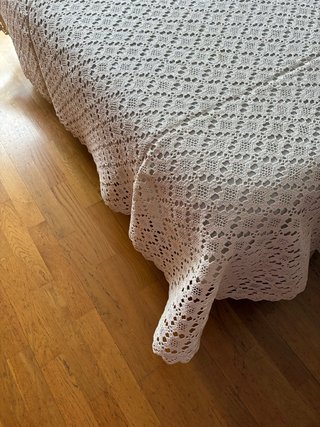 Cubrecama blanco de matrimonio