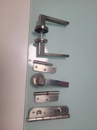 Manivelas de puerta de metal