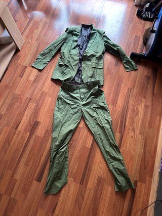 Traje de lino verde