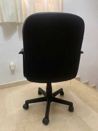 Silla de oficina negra