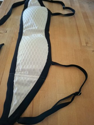 Top bikini blanco y negro