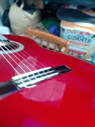 Guitarra flamenca autoamplificada