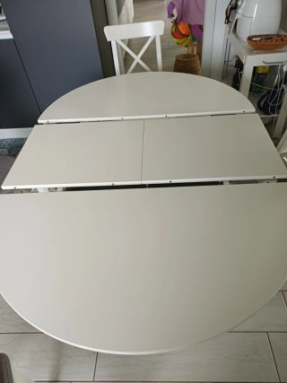 Tavolo ovale e 4 sedie in legno