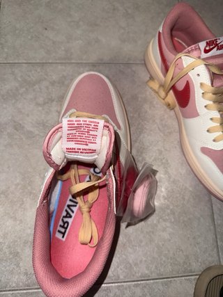 Jordan 1 Travis Scott Rosa