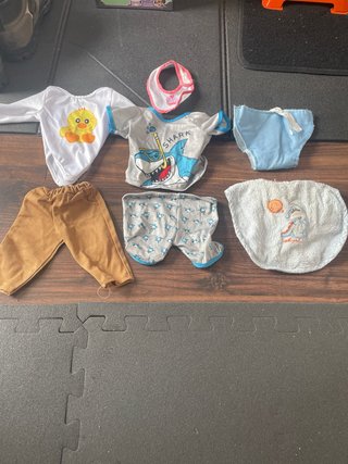 Ropa y accesorios para muñeco bebé