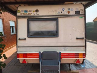 Caravana hobby de luxe 370 4 plazas peso 900 kg