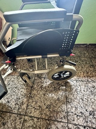 Silla de ruedas plegable
