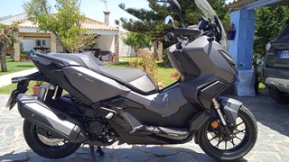 Honda ADV 350 Gris