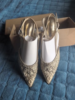 Sandalias tacón dorado