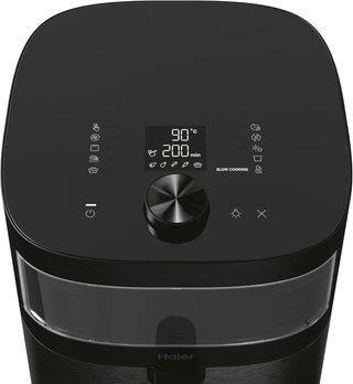 Freidora de aire Haier con accesorios