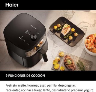 Freidora de aire Haier con accesorios