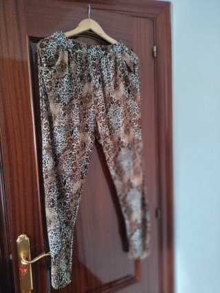 Pantalón estampado animal print