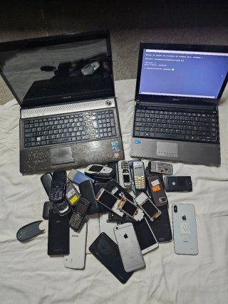 Lote de telemóveis variados