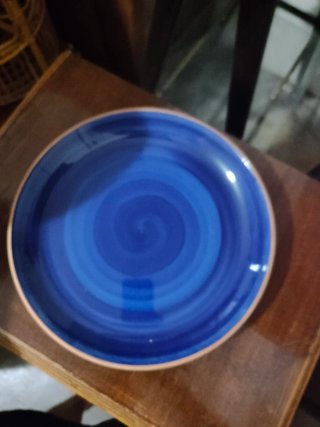 Servizio piatti blu in ceramica
