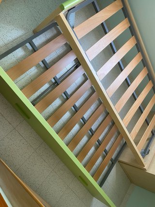 Cama juvenil con escritorio y cajones