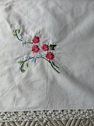 Toalha de mesa bordada floral