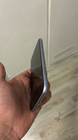 iPhone 11 Lila - Como Nuevo