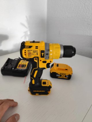 Taladro Inalámbrico Dewalt + Cargador + Batería