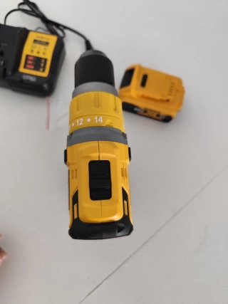 Taladro Inalámbrico Dewalt + Cargador + Batería