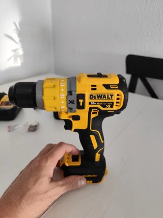 Taladro Inalámbrico Dewalt + Cargador + Batería