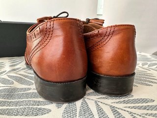 Zapato de mujer marrón