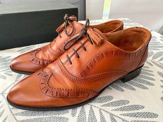 Zapato de mujer marrón