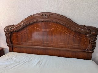 Dormitorio clásico madera maciza