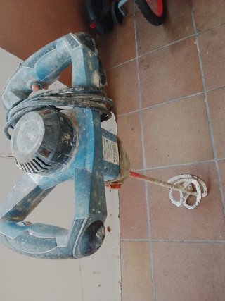 Mezclador Dexter para pintura y cemento