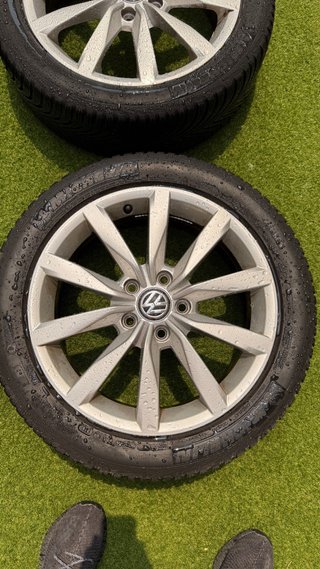 Juego de llantas 17 Volkswagen con Neumáticos