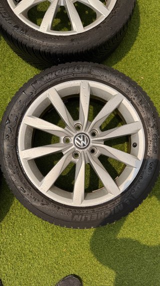 Juego de llantas 17 Volkswagen con Neumáticos