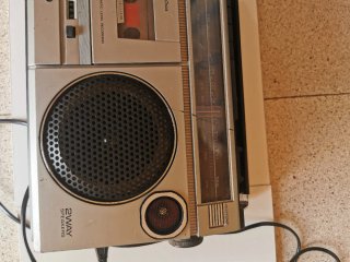 Radiocassette Sanyo Plata y Negro