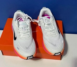 Nike Vomero Plus Fire Pink Talla 38 running