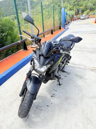 Kawasaki Z650 Negra y Verde