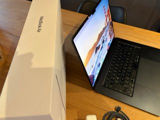 MacBook Air 15” M2 256GB 8GB Medianoche