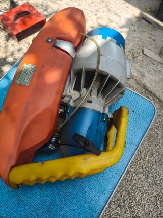 Aquascooter Oleo-Mac Modelo 400