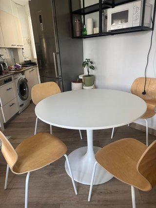 Mesa redonda Ikea Docksta blanca.