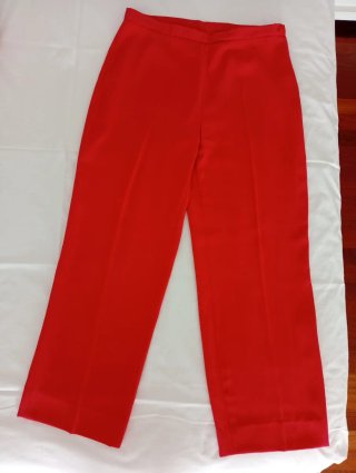 Traje de mujer: pantalón y chaqueta