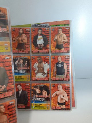 WWE Face Off Trading Card Game Binder