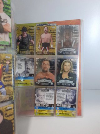 WWE Face Off Trading Card Game Binder